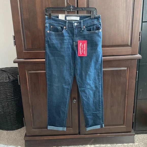 Levi Mid Rise Slim Boyfriend cropped jeans - Picture 8 of 13